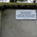 2012- 11. 01 Sępólno Krajeńskie widok tablicy na murze cmentarza żołnierzy, Armi Radzieckiej - panoramio